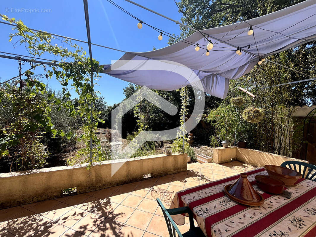 Maison à GREOUX-LES-BAINS