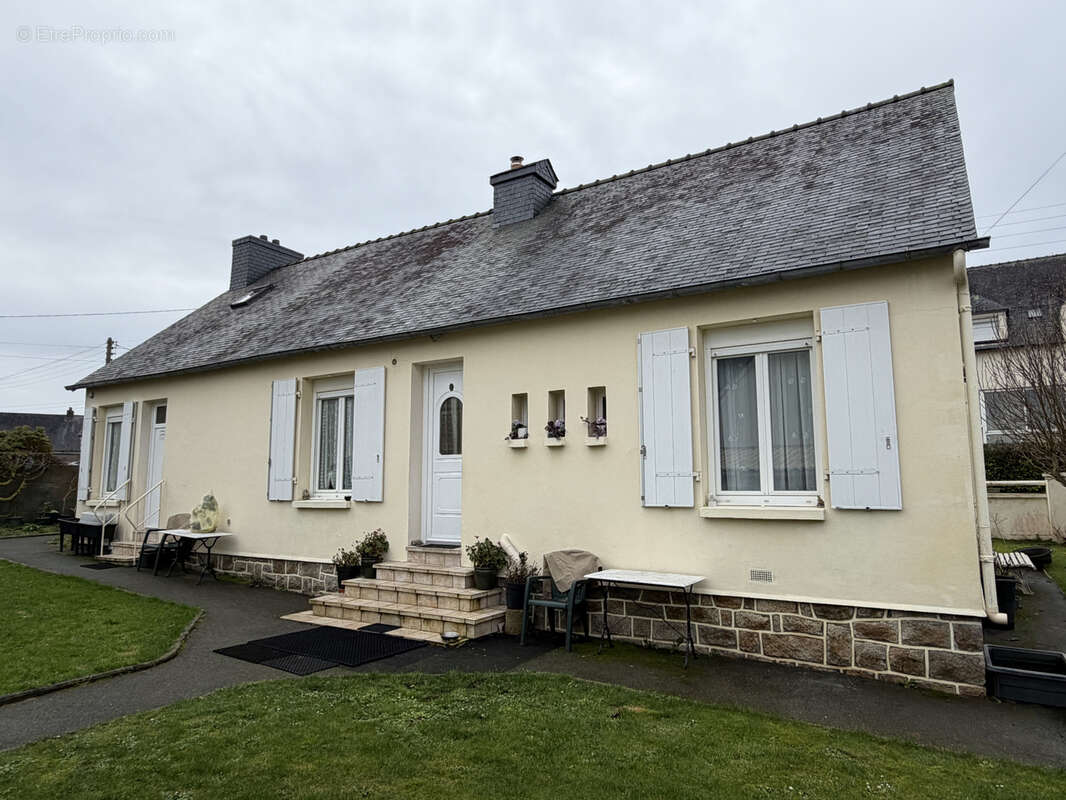 Maison à SAINT-MARTIN-DES-CHAMPS