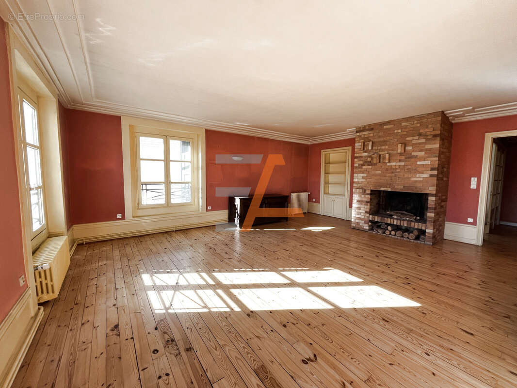 Appartement à SAINT-ETIENNE