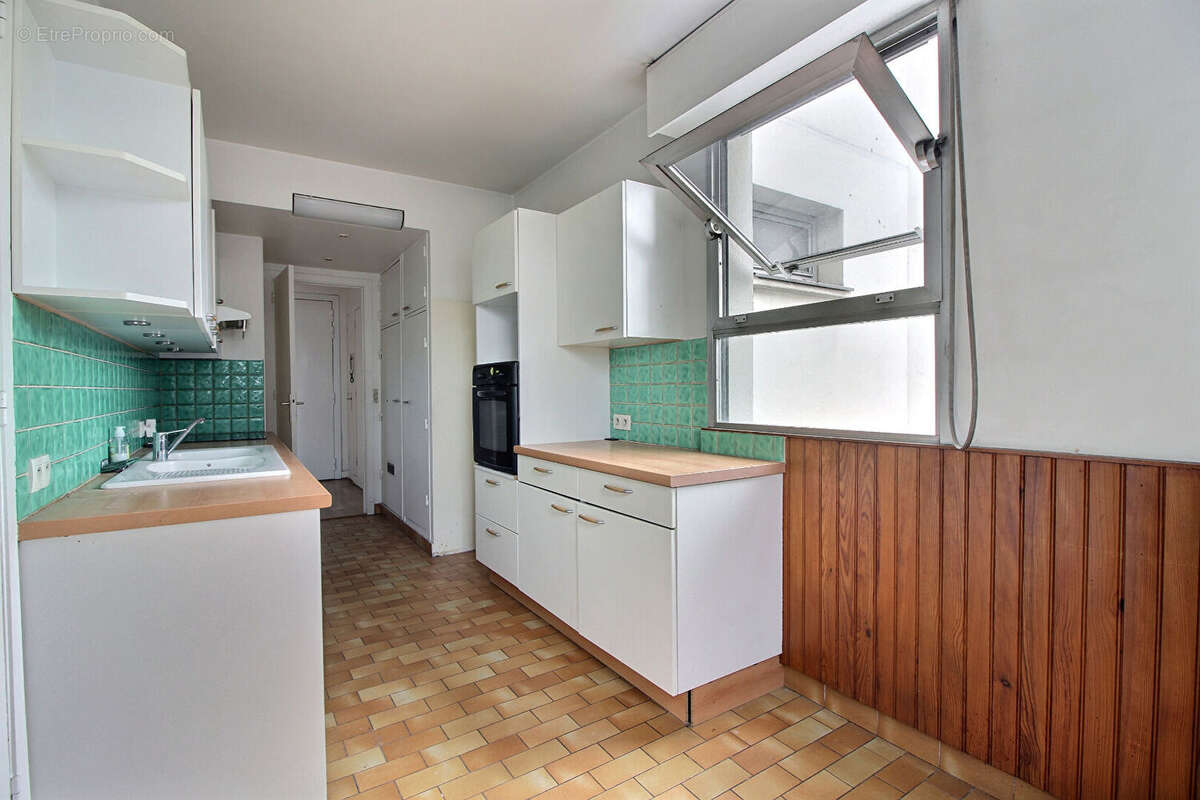 Appartement à PARIS-14E