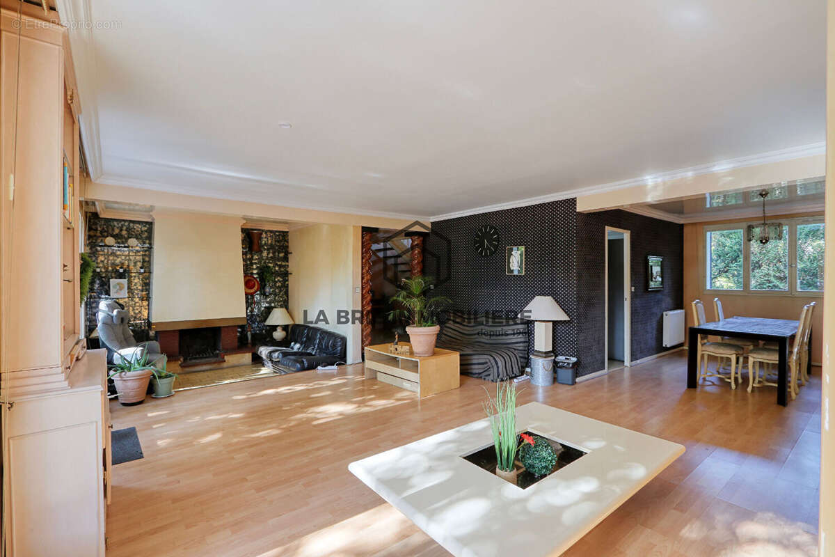 Maison à VILLECRESNES