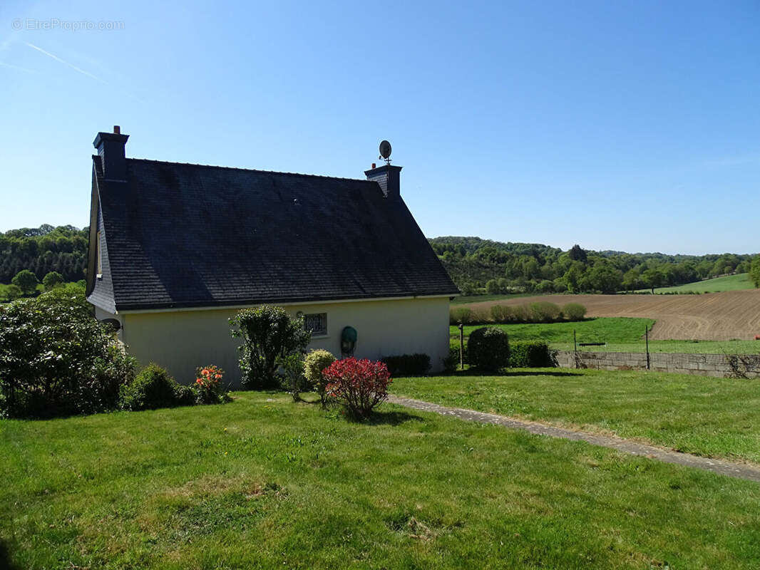 Maison à GOUAREC