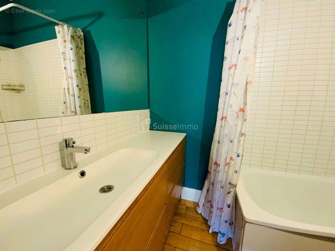 Bel appartement sur cour plein centre - photo 9