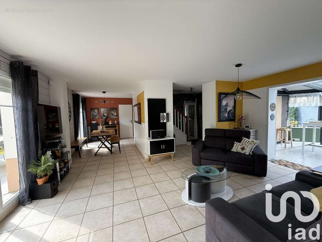 Photo 3 - Maison à SAVIGNY-LE-TEMPLE