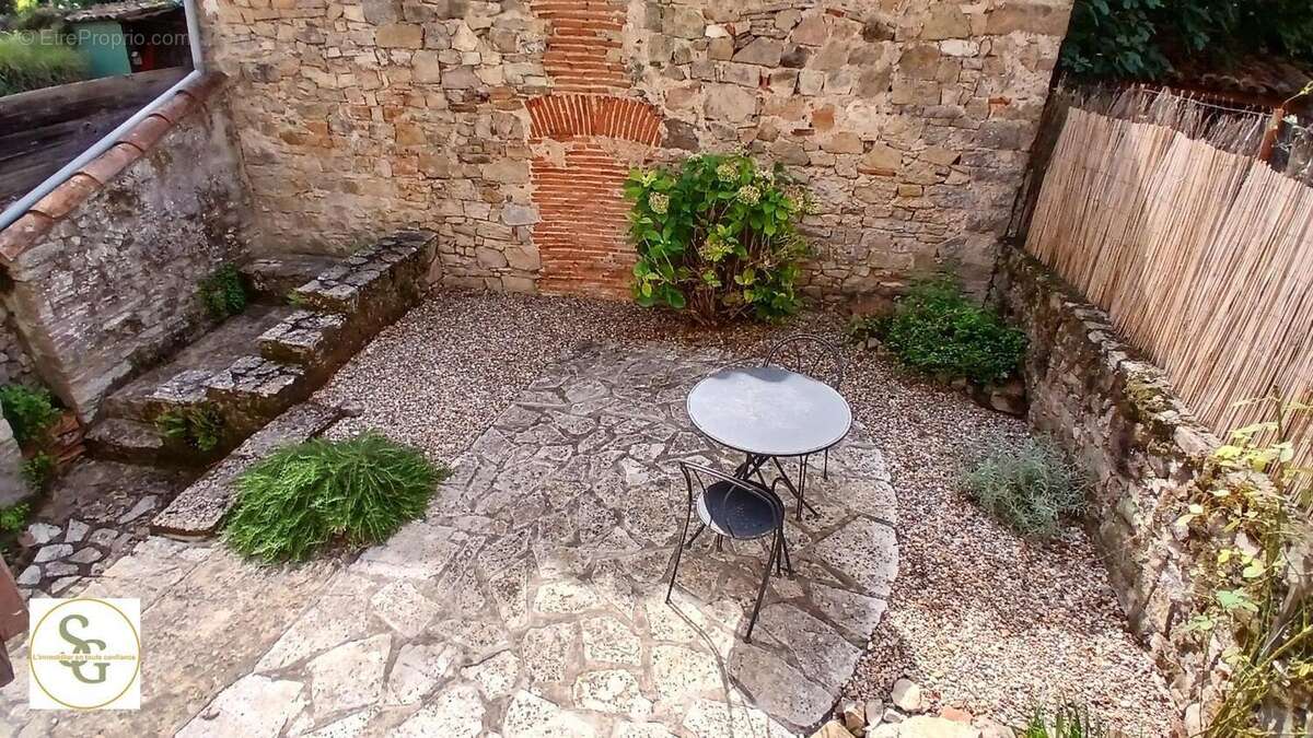   - Maison à LES CABANNES