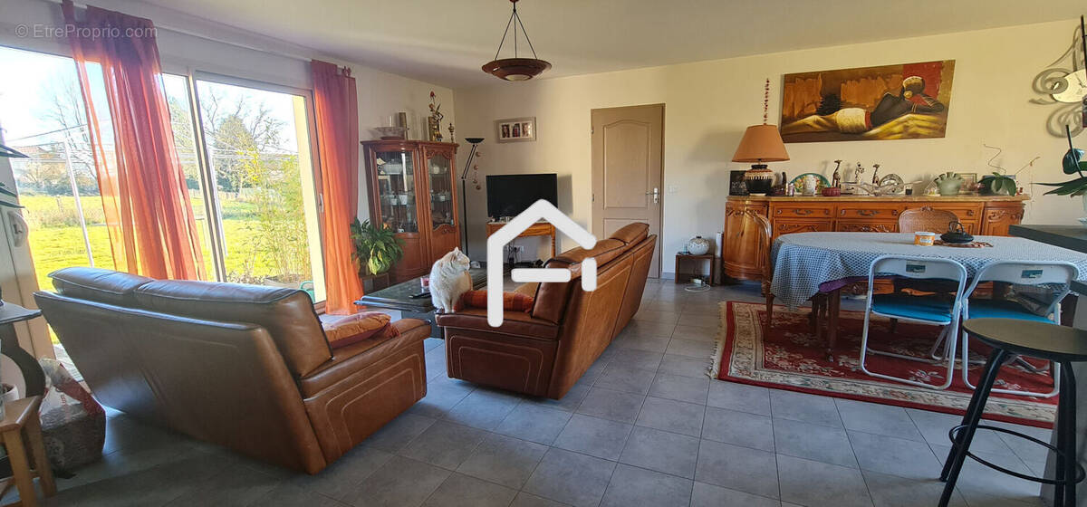 Maison à SAINT-GERMAIN-LES-BELLES