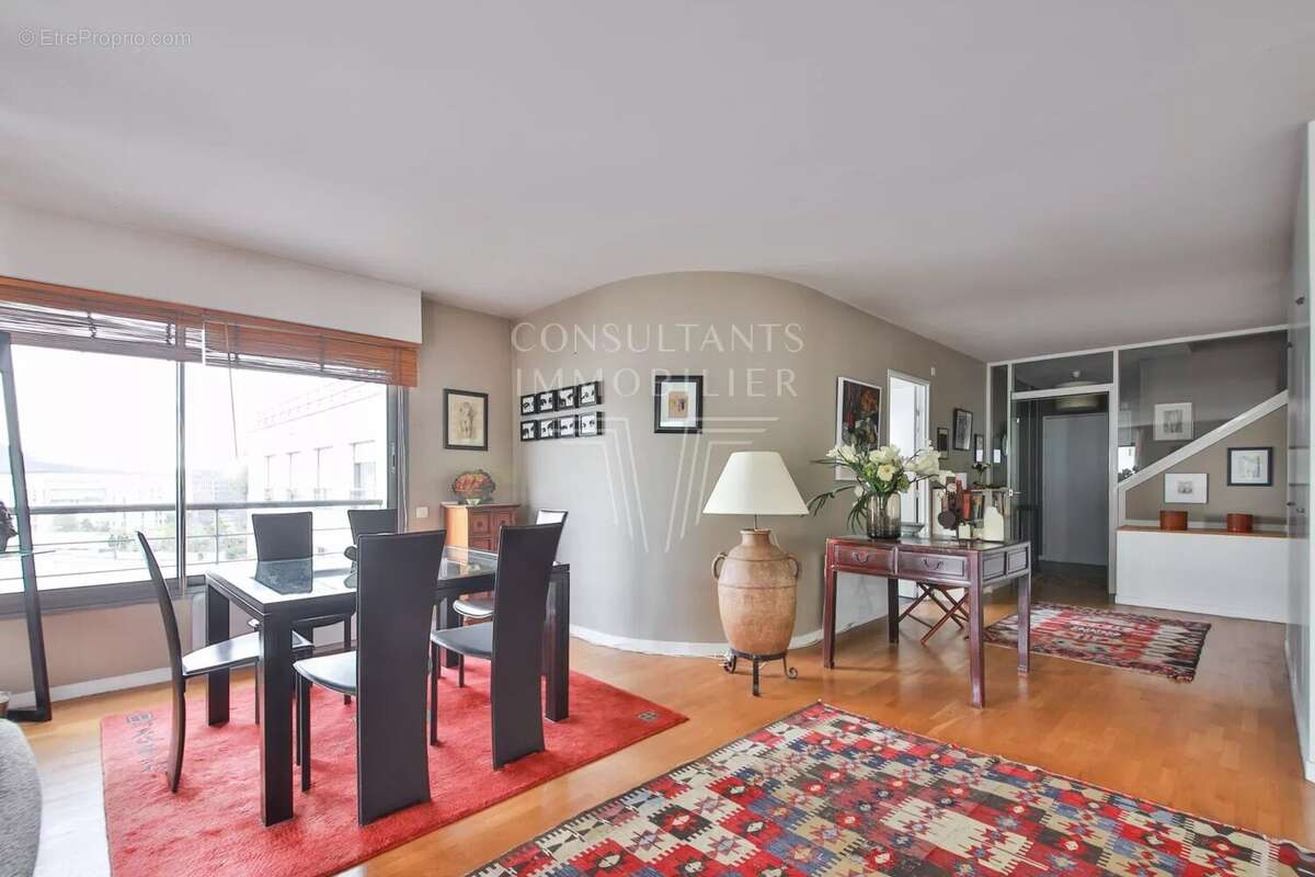 Appartement à PARIS-15E