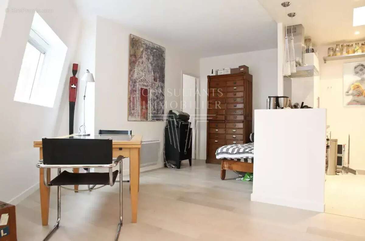 Appartement à PARIS-17E