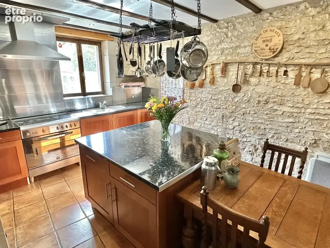 Deux maisons avec piscine, jacuzzi, grande grange et vue sur la campagne - photo 13