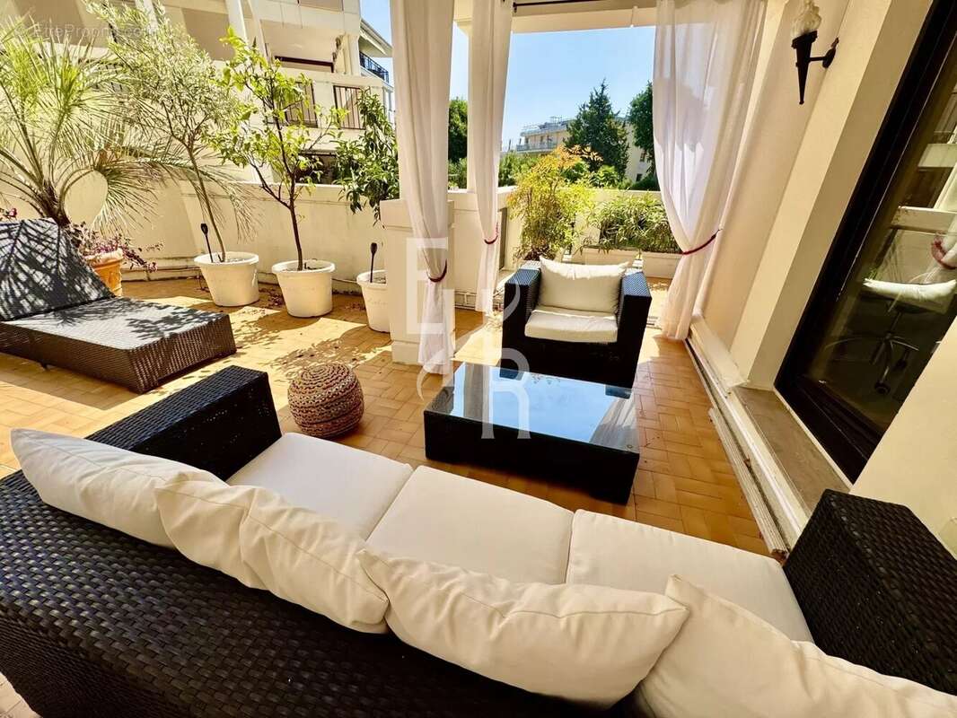 Cannes vente appartement 3P vaste terrasse - photo 4