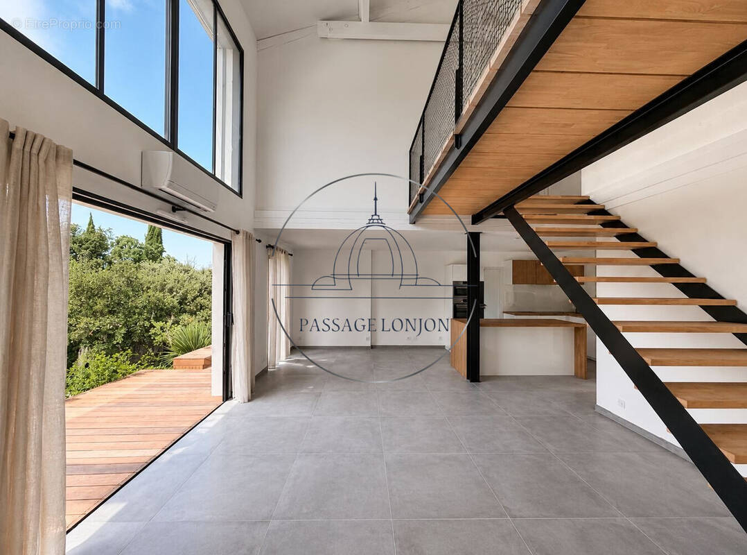 Maison à COMBAILLAUX