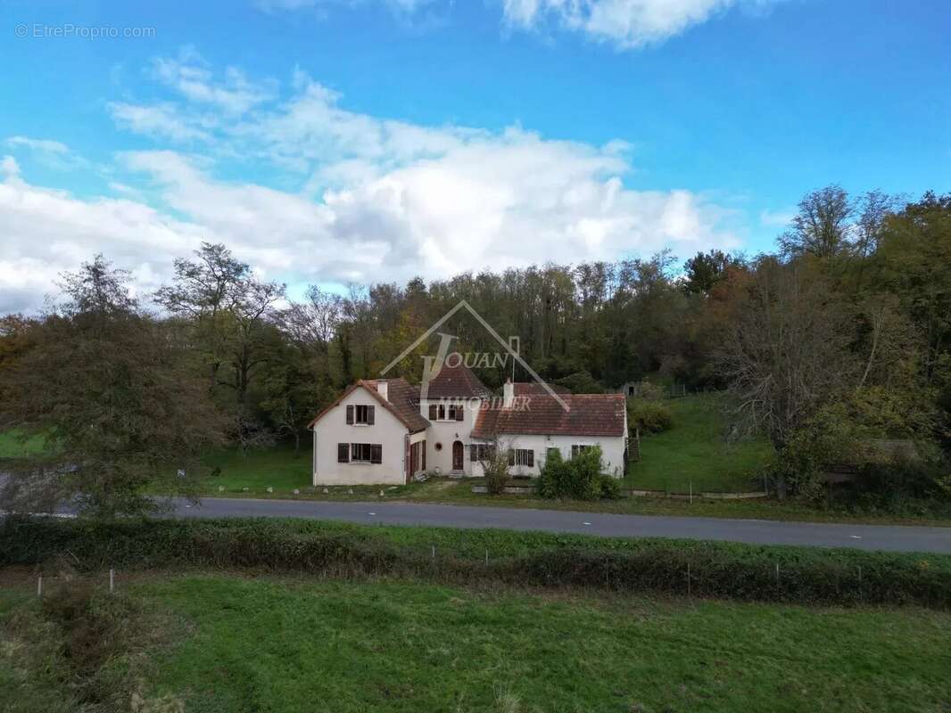 Maison à SALIGNY-SUR-ROUDON