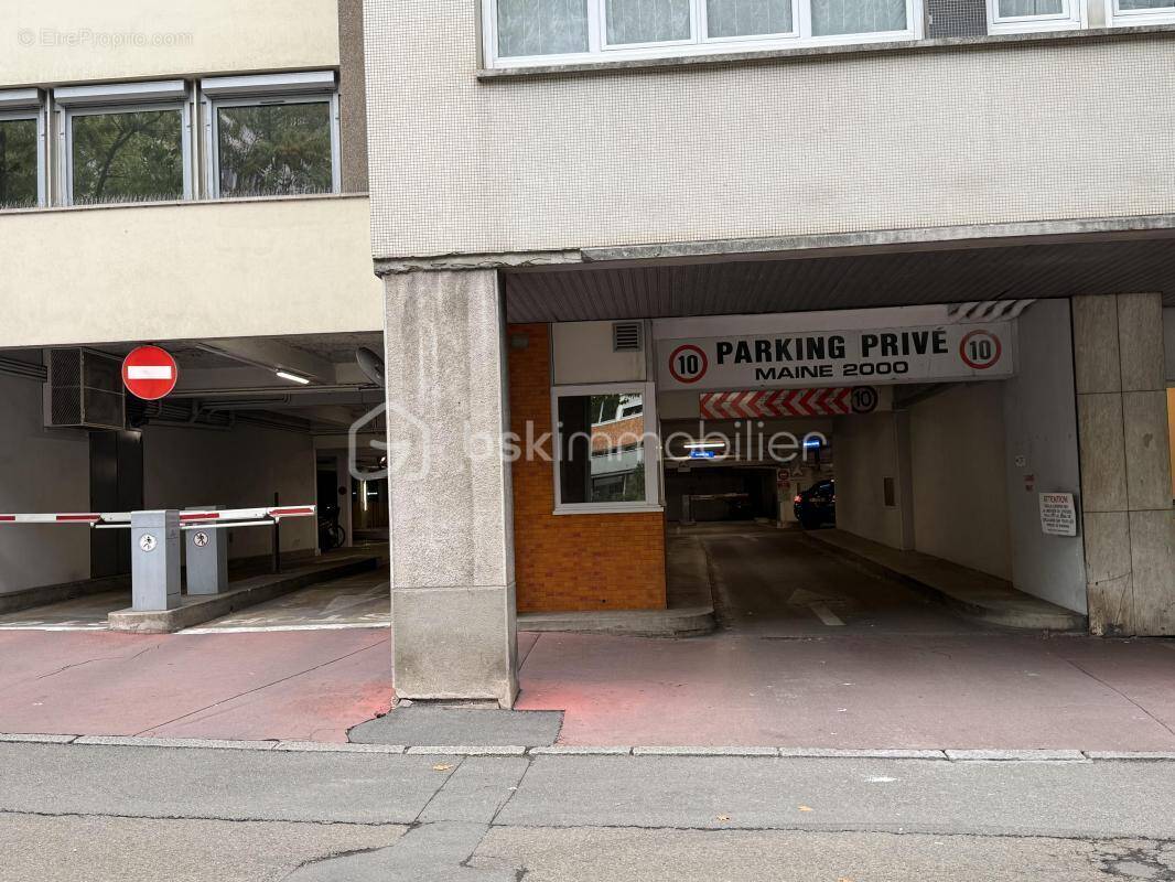 Parking à LE MANS