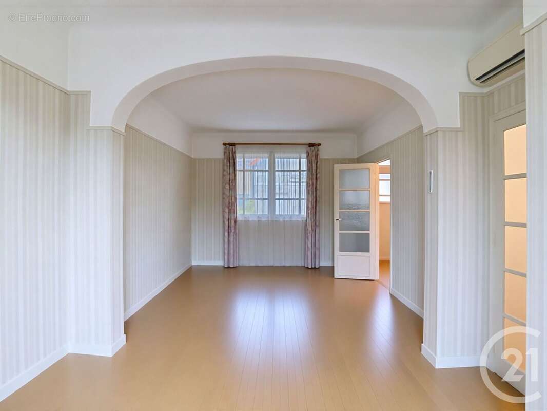 Photo 2 - Maison à THIAIS