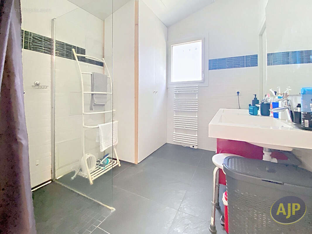 Audenge - maison 4 chambres avec piscine et garage - photo 10