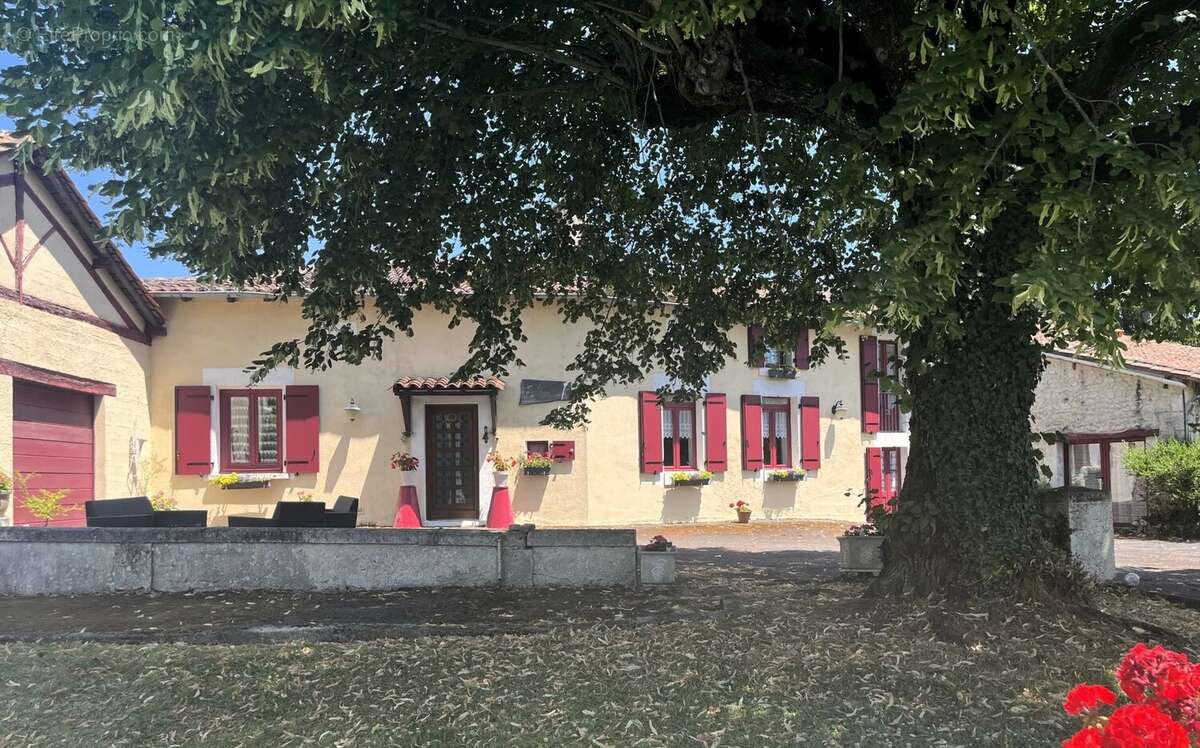 Maison à SAINT-AMANT