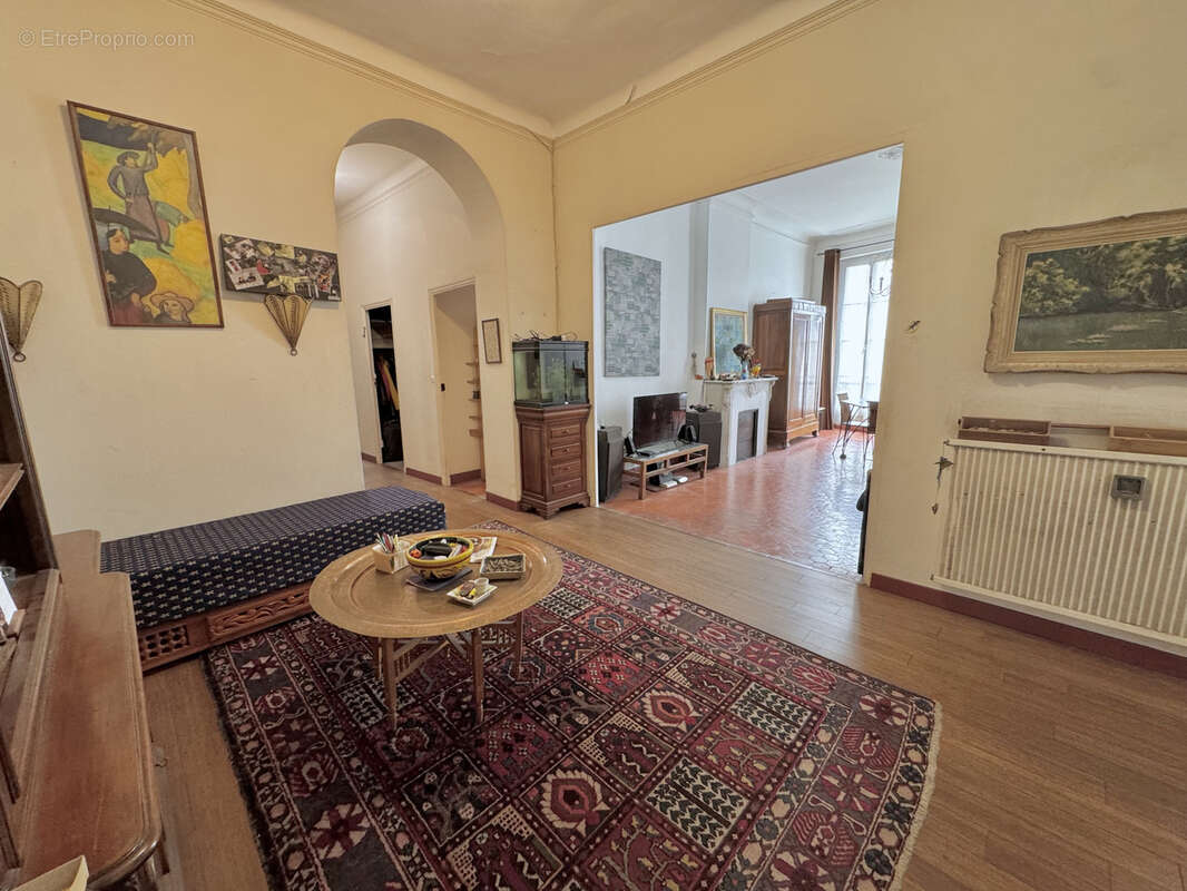 Appartement à MARSEILLE-1E