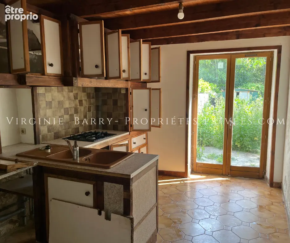 Immeuble compose de 4 appartements et 1 maison avec jardin - photo 4
