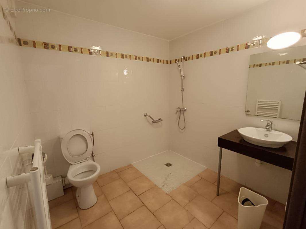 Appartement à BARJAC