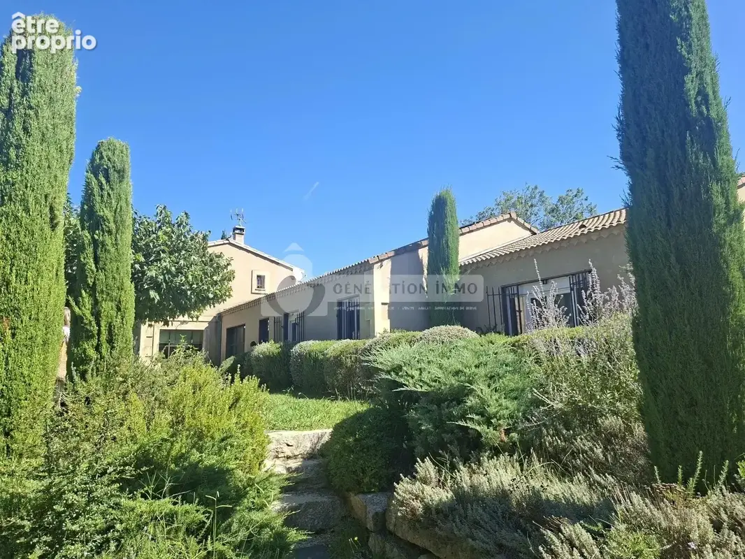 Fontvieille - Maison familiale 5 chambres sur parcelle de 1850m2 - photo 29