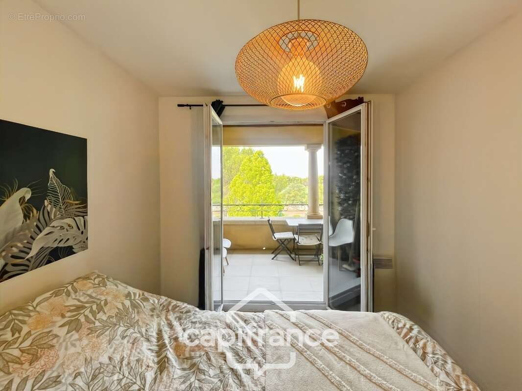 HOTEL DU GOLF  appartement 2ème et dernier étage  rénové et climatisé  de 33 m2 , trou n° 8 , sud ouest , une chambre,  loggia t - photo 13