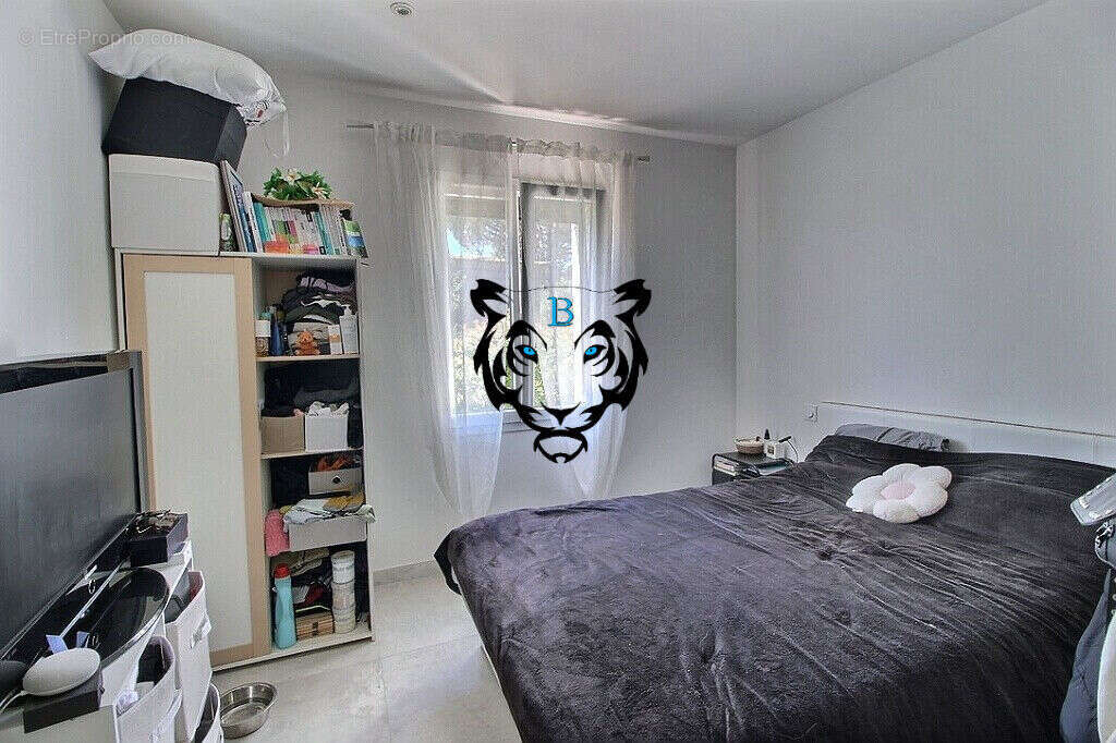 Maison à LE MUY