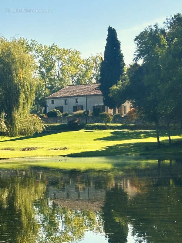 Maison à FRAUSSEILLES