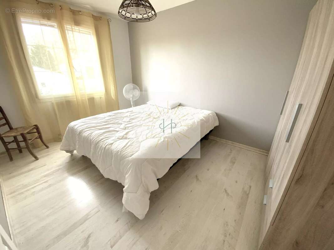 Maison à ROCHEMAURE