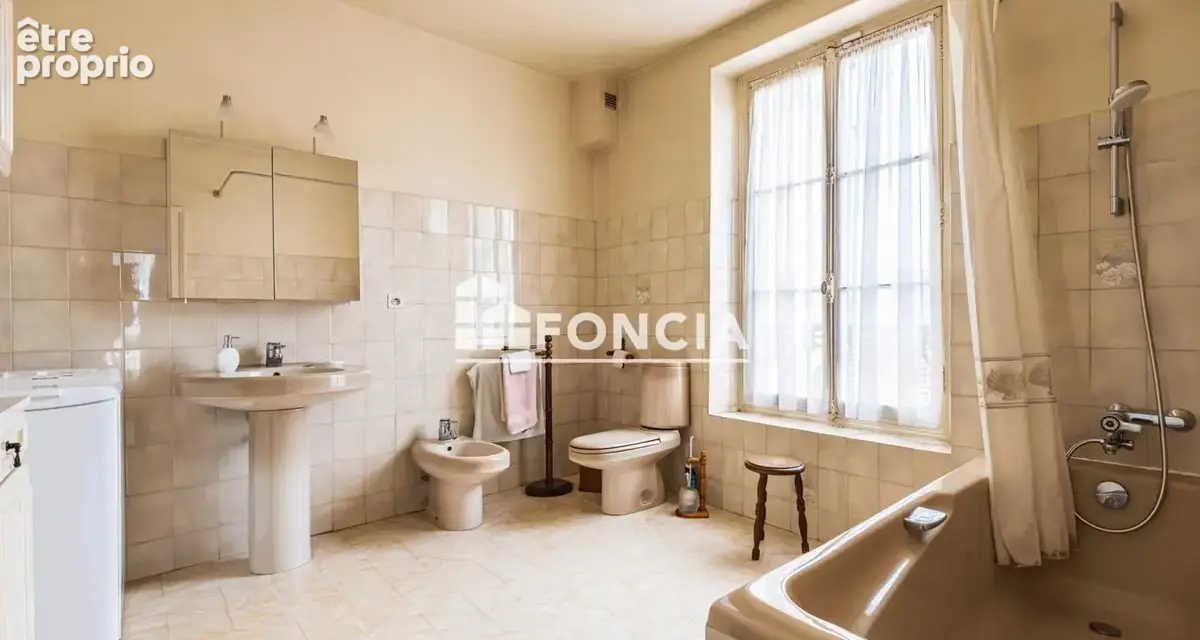 Proche centre-ville de Château-Thierry – Maison bourgeoise de caractère de 154 m² avec cour, dépendance, garage et grenier aména - photo 12