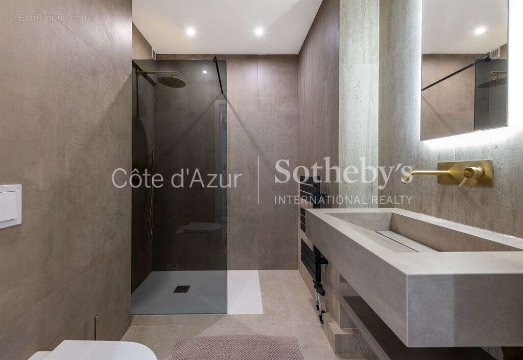 Appartement d'exception en dernier étage avec toit-terrasse et vue mer panoramique - photo 12