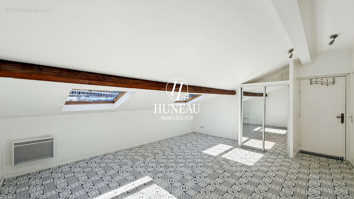 Appartement à PARIS-14E