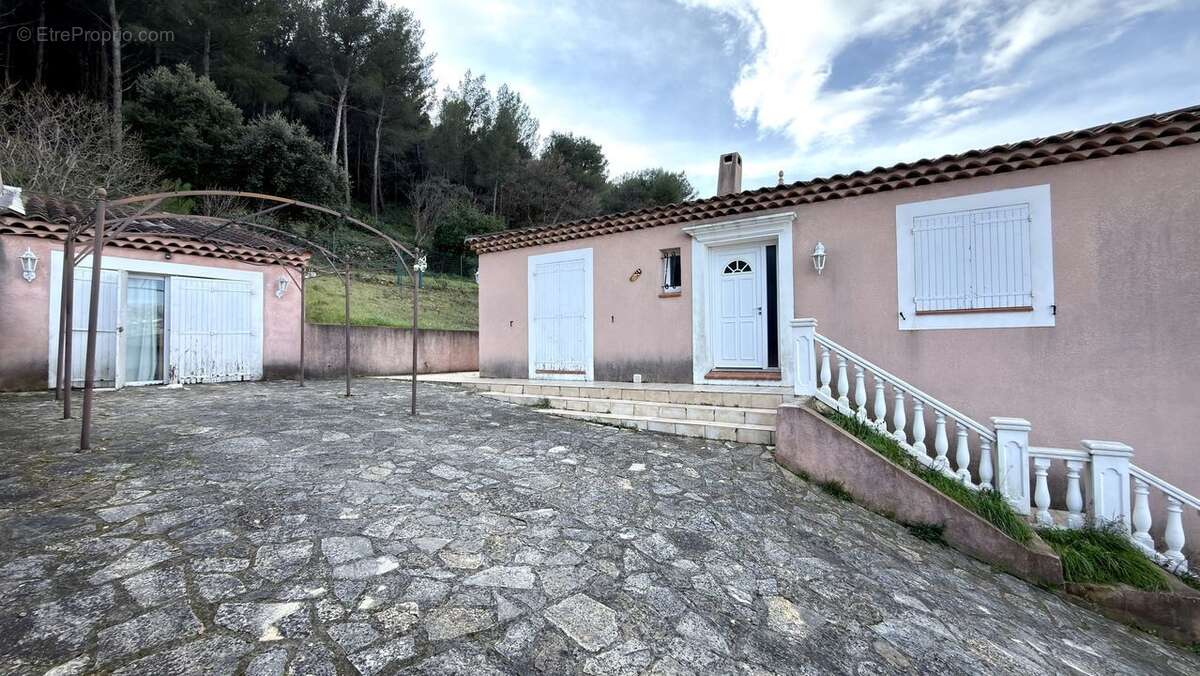 maison double habitation , jardin , calme , type 3 et type 4  - Maison à LA PENNE-SUR-HUVEAUNE