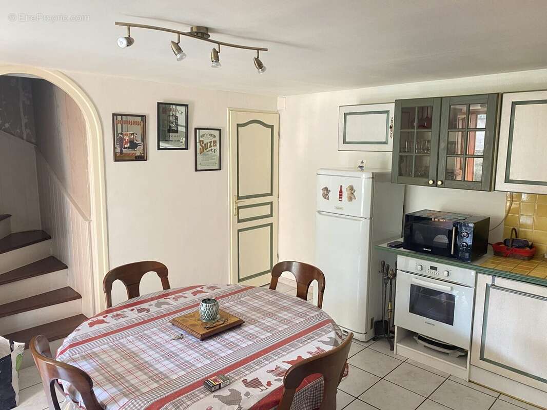 Maison à POULE-LES-ECHARMEAUX