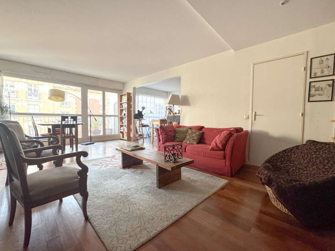 Appartement à PARIS-20E