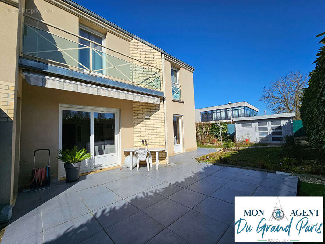 Maison à TOUSSUS-LE-NOBLE