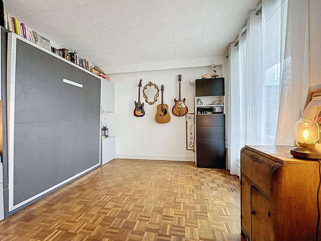 Appartement à NEAUPHLE-LE-CHATEAU