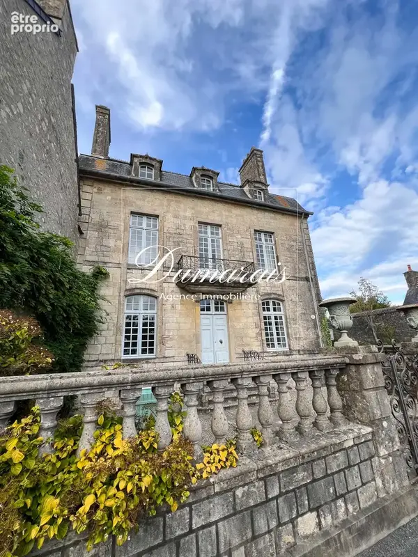 Valognes (Cotentin) - Exceptionnel Hôtel Particulier du XVIIIe siècle - photo 2
