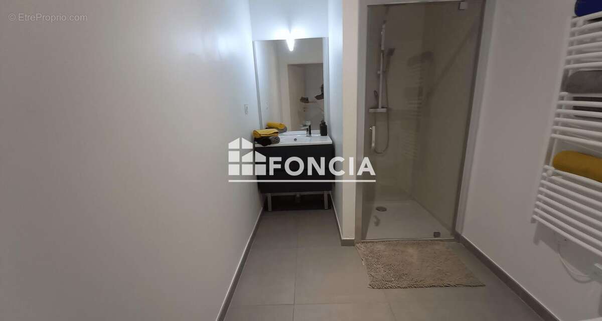 Appartement à MARSEILLE-2E