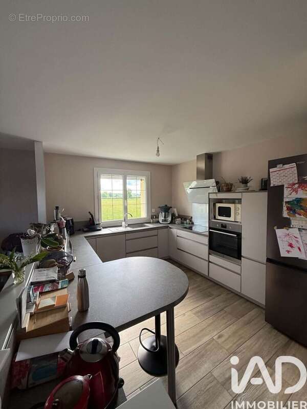Maison 152 m² à Saint-Ennemond  - photo 4