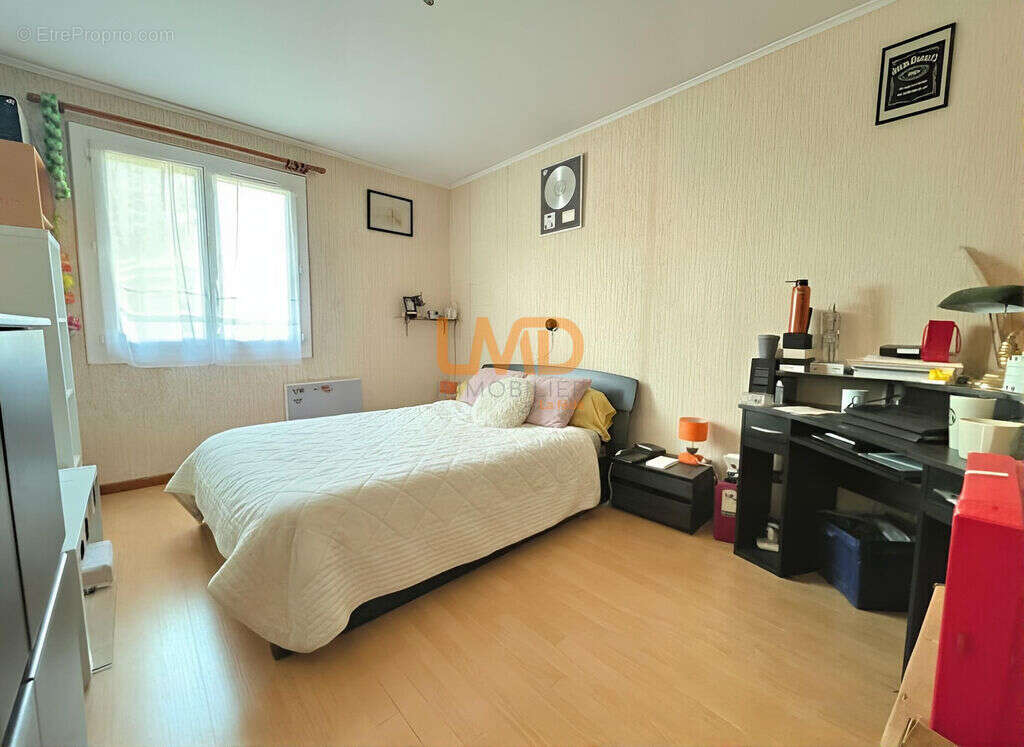 Maison à LE MUY