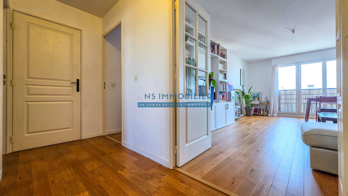 Appartement à SARTROUVILLE