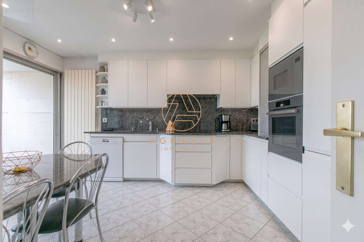 Appartement à SAINT-MAUR-DES-FOSSES