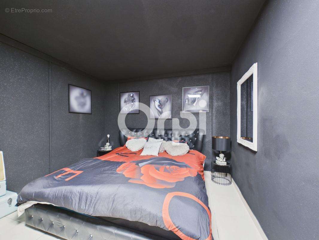 Maison à LA ROQUETTE-SUR-SIAGNE