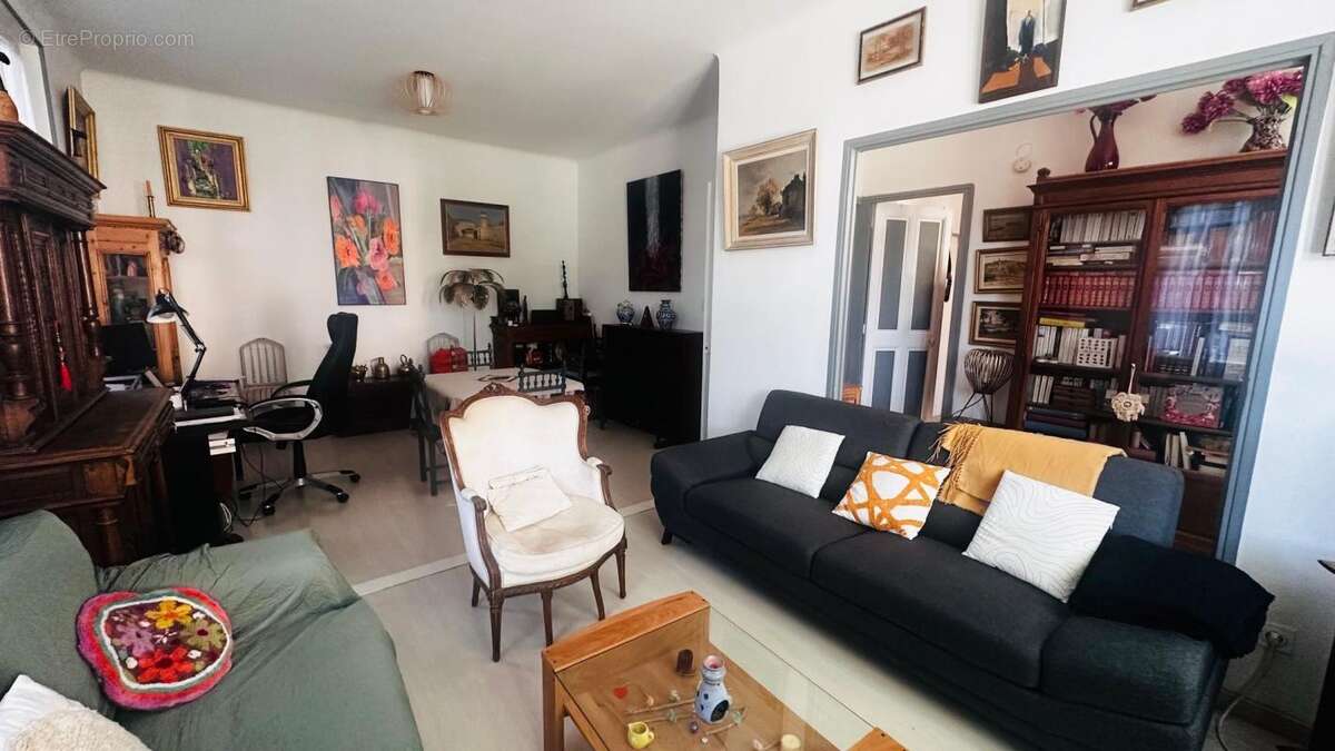Maison à VIOLES