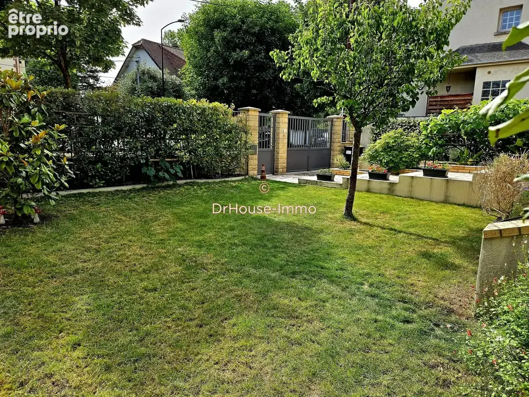 Maison 152 m² à Saint-Maur-Des-Fosses  - photo 4