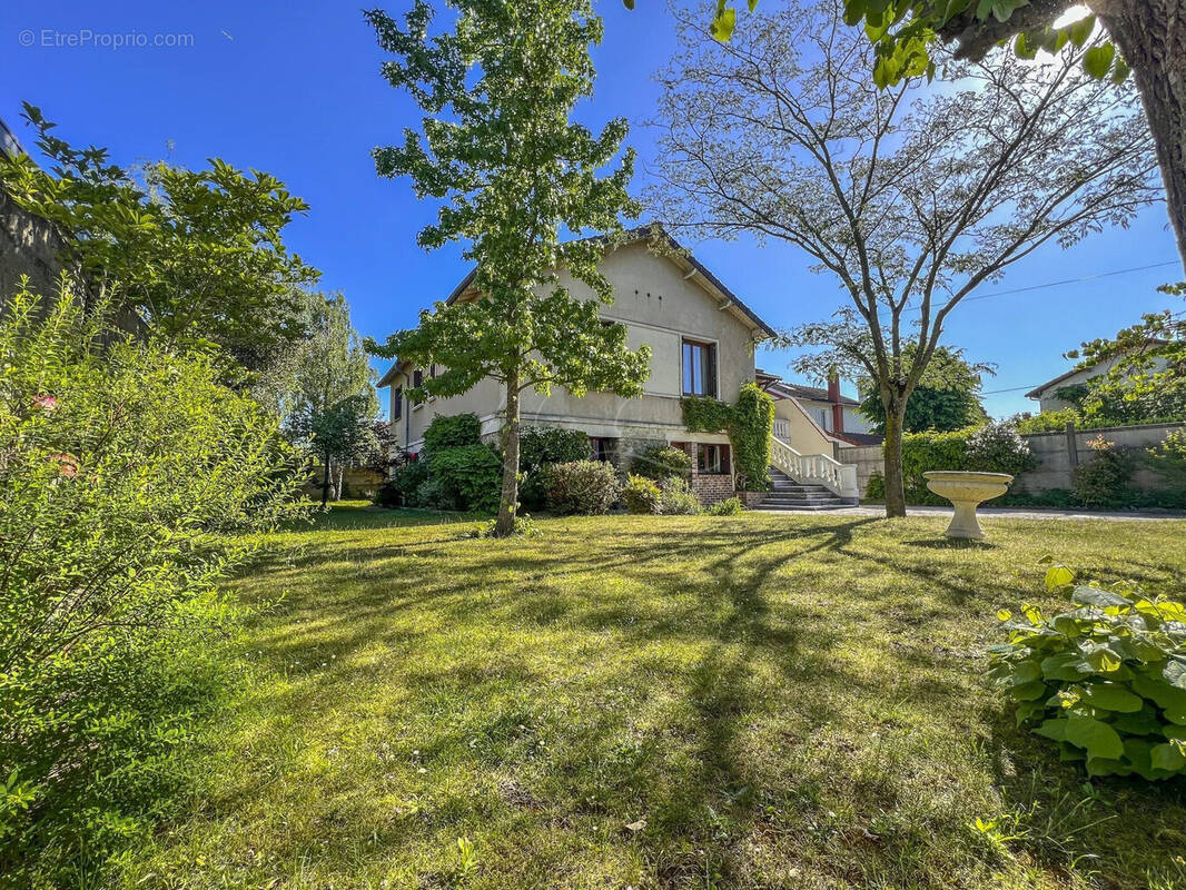 Maison à MAISONS-LAFFITTE