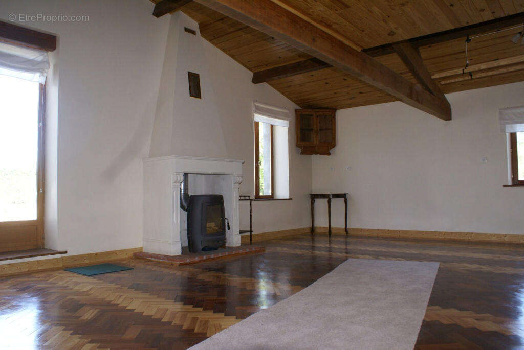 6. salle de jeux - Maison à FONTAINE-CHALENDRAY