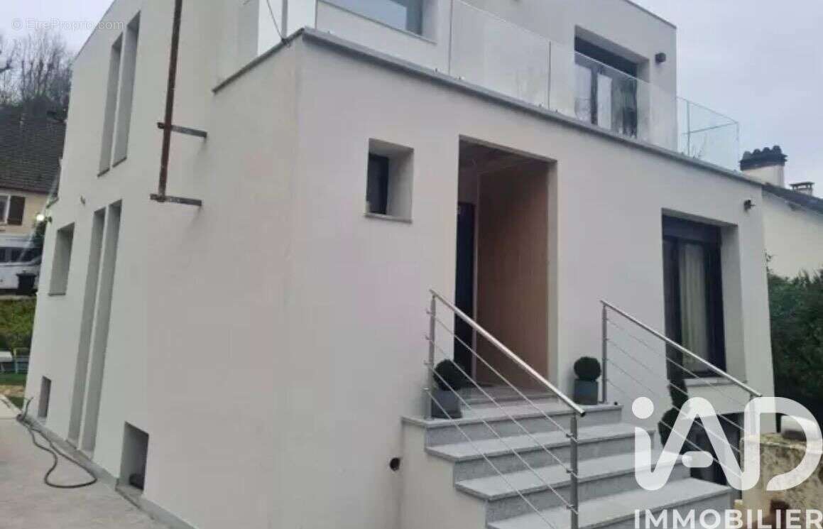Photo 2 - Maison à LA FRETTE-SUR-SEINE