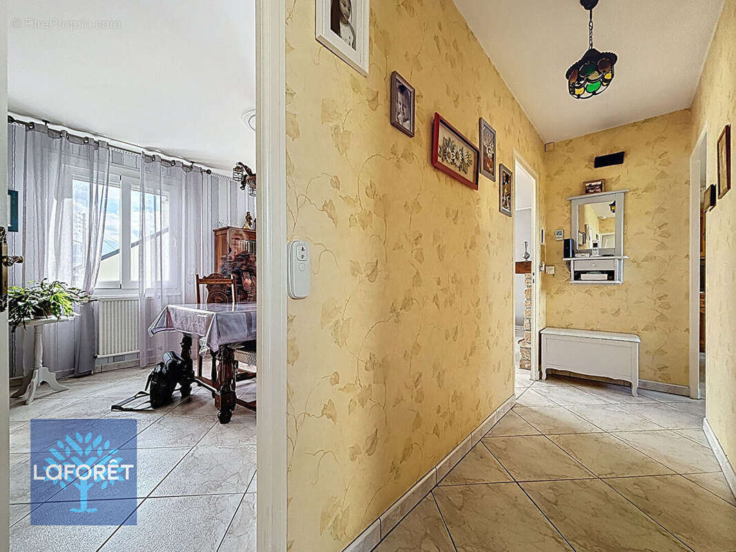 Maison à FOUGEROLLES-DU-PLESSIS