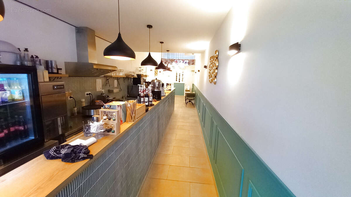 Commerce à LAMALOU-LES-BAINS